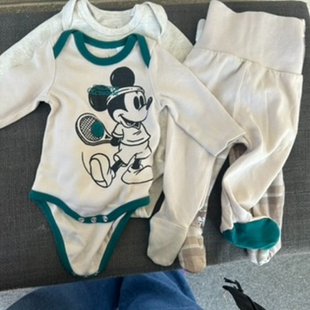 🐭🤍 Baby Unisex Disney Mickey Mouse Outfit Sets – 0–3M (Lot of 2) 🤍🐭